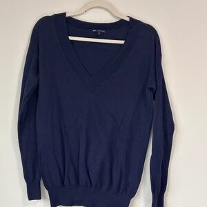 Navy GAP sweater